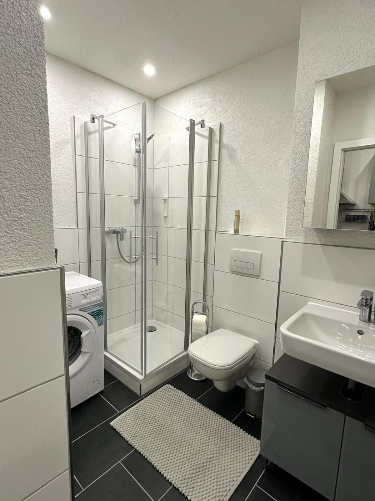 Ferienwohnung Naehe Kit Mit Parkplatz Und Smart Tv Karlsruhe Exterior foto